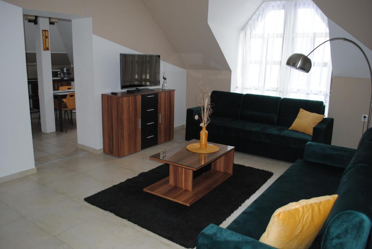 Dog Friendly Dom, Apartamenty Wichrowe Wzgorza Z Basenem Brenna Устронь Екстер'єр фото