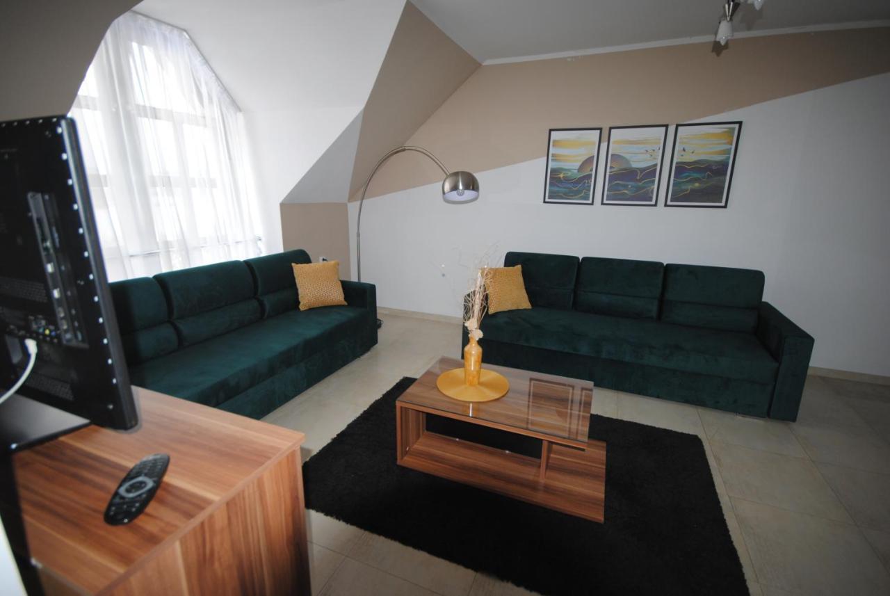 Dog Friendly Dom, Apartamenty Wichrowe Wzgorza Z Basenem Brenna Устронь Екстер'єр фото