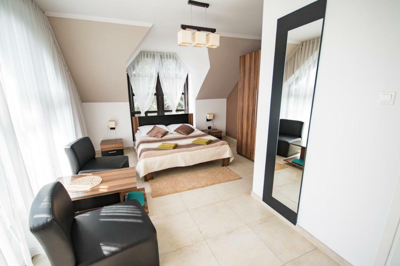 Dog Friendly Dom, Apartamenty Wichrowe Wzgorza Z Basenem Brenna Устронь Екстер'єр фото